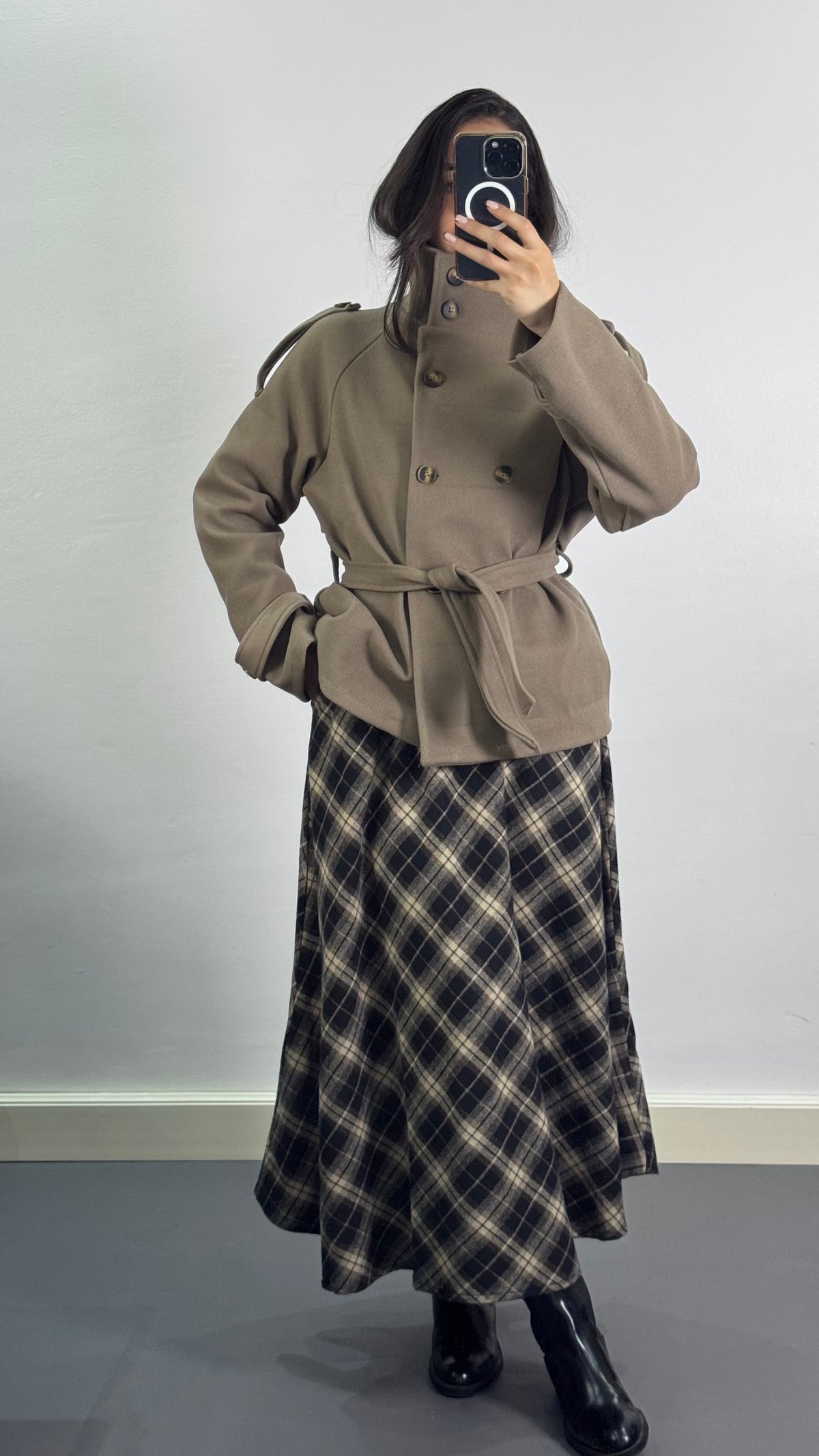 Trench court |Taupe
